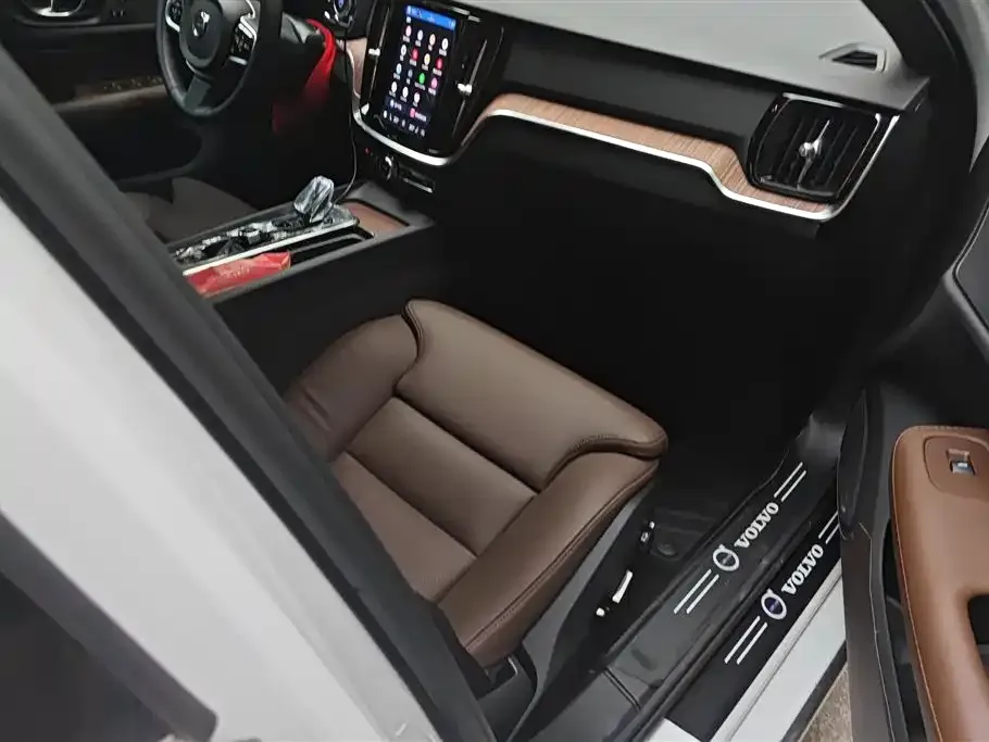 Volvo S60 2024 из CN, фото 7