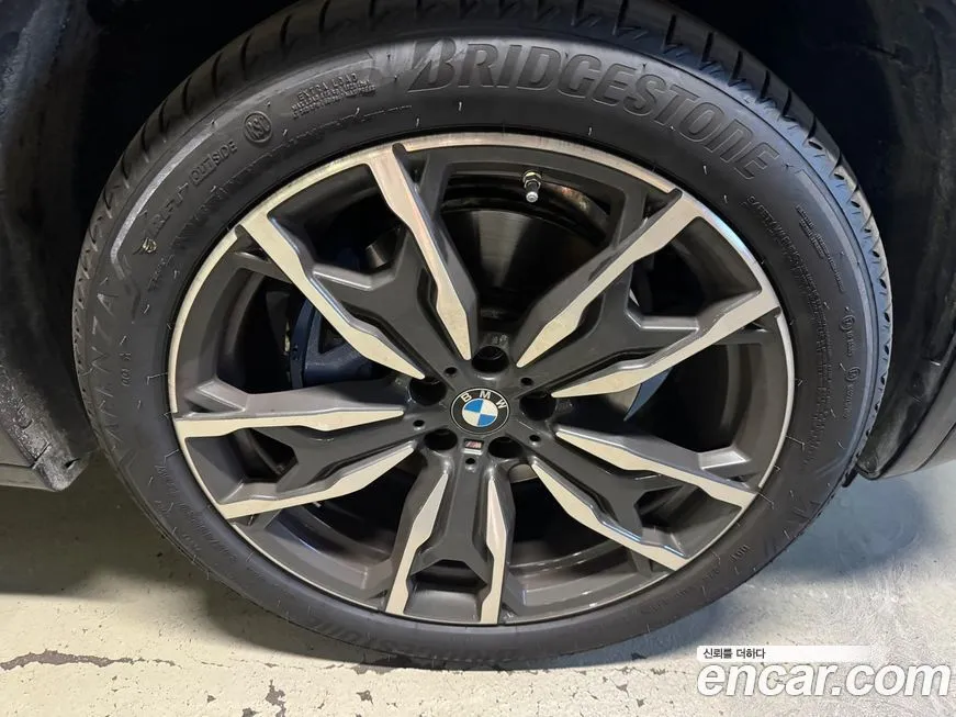 BMW X4 2025 из KR, фото 3