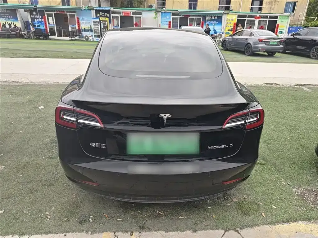 Tesla Model 3 — фото 6
