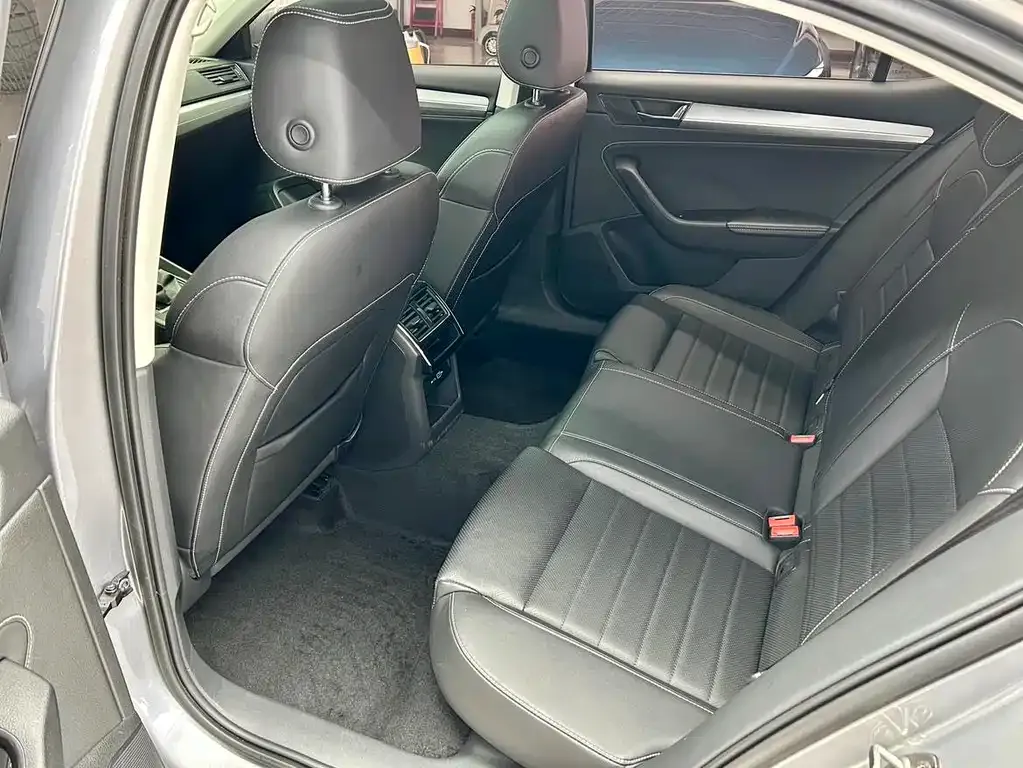 Skoda Superb 2023 из CN, фото 7