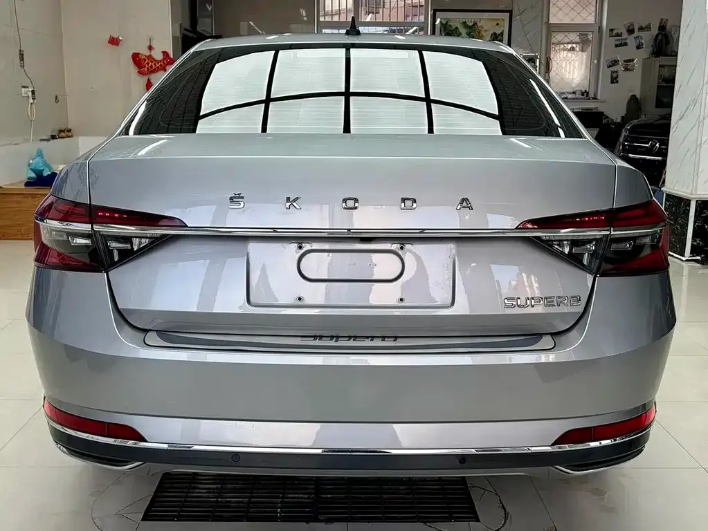 Skoda Superb 2023 из CN, фото 2