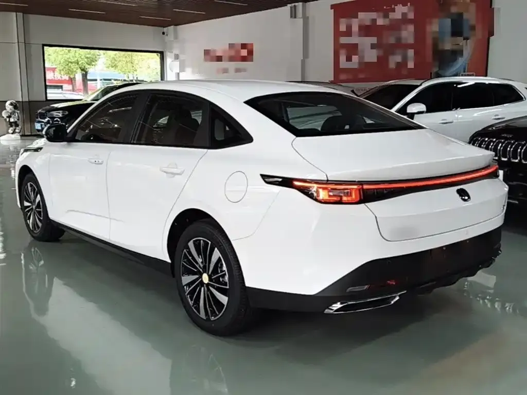 Changan Eado PHEV 2026 из CN, фото 8