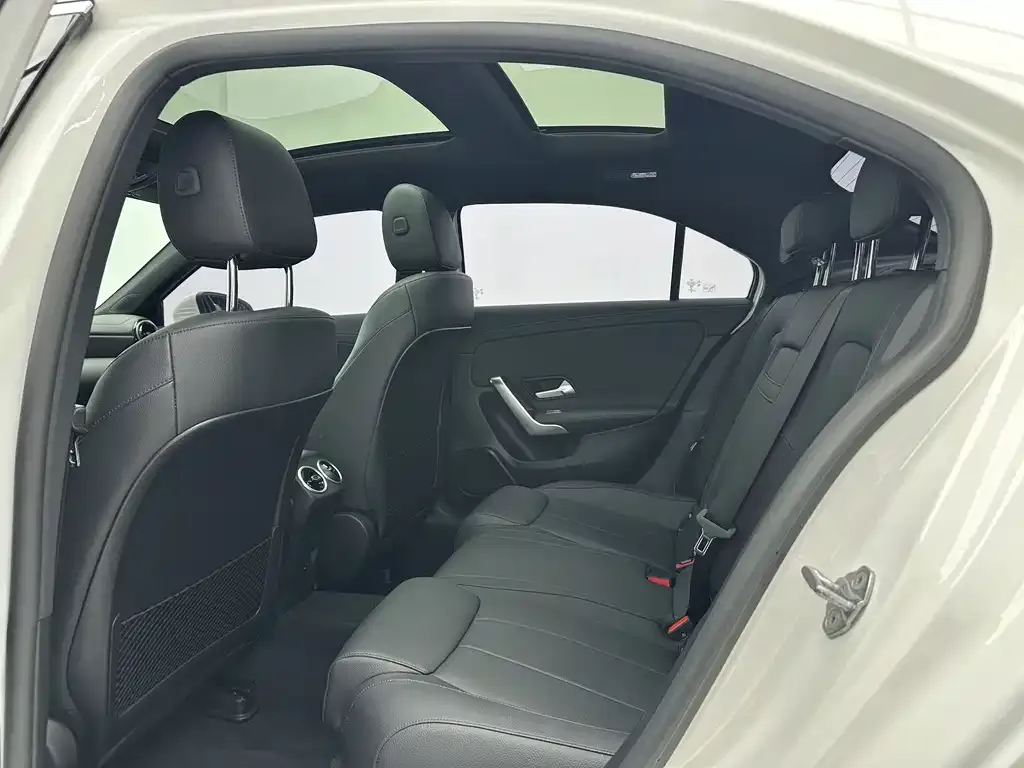 Mercedes-Benz A-Class 2022 из CN, фото 8