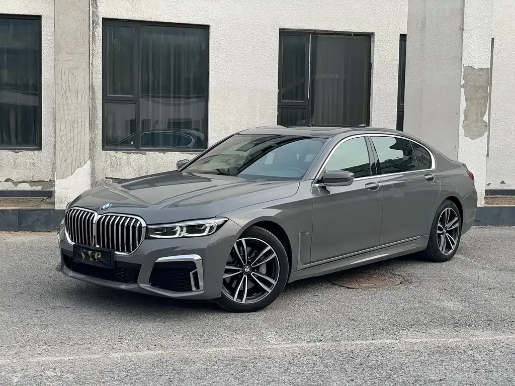 BMW 7 Series — фото 1