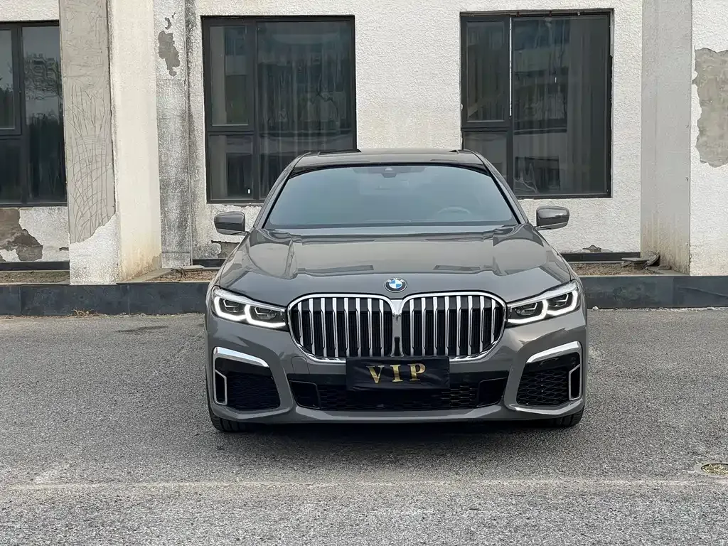 BMW 7 Series — фото 10