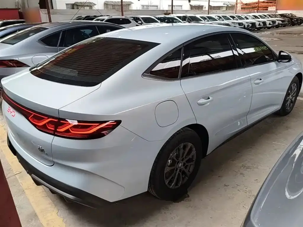 BYD Qin L — фото 6