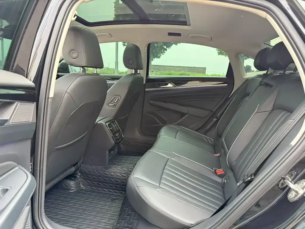 Volkswagen Passat — фото 5