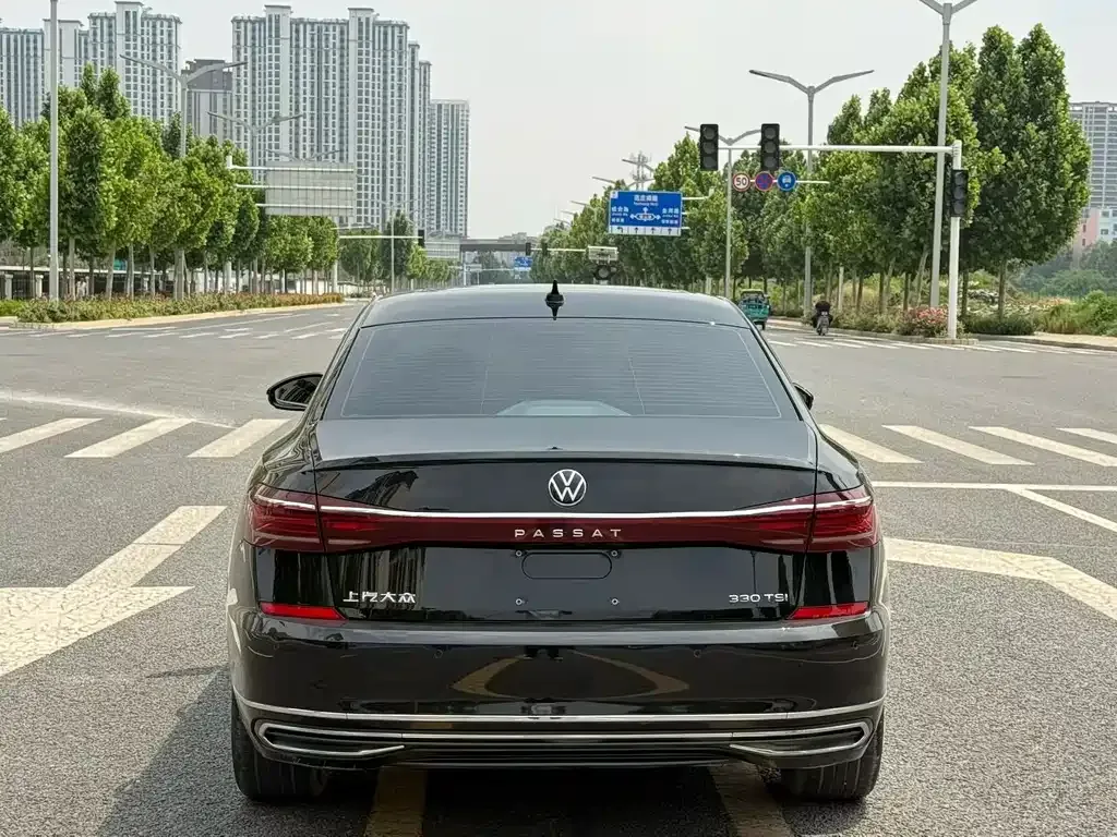 Volkswagen Passat — фото 6