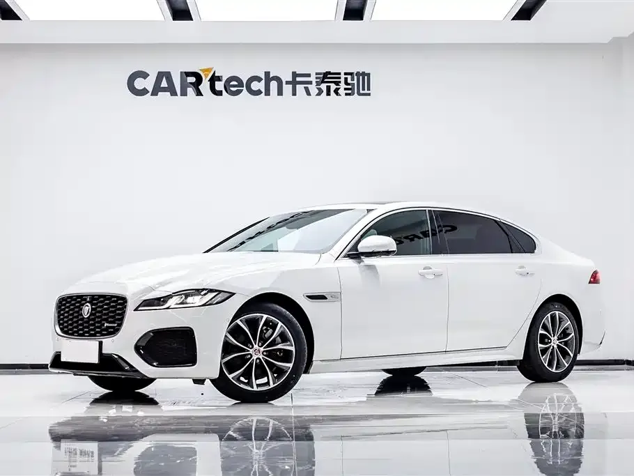 Jaguar XFL — фото 1