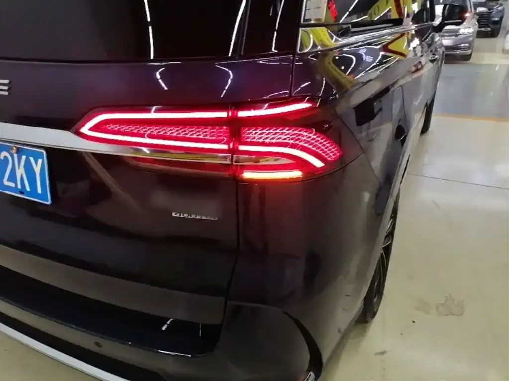 Roewe iMAX8 — фото 4