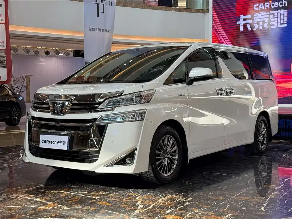 Toyota Vellfire — фото 1