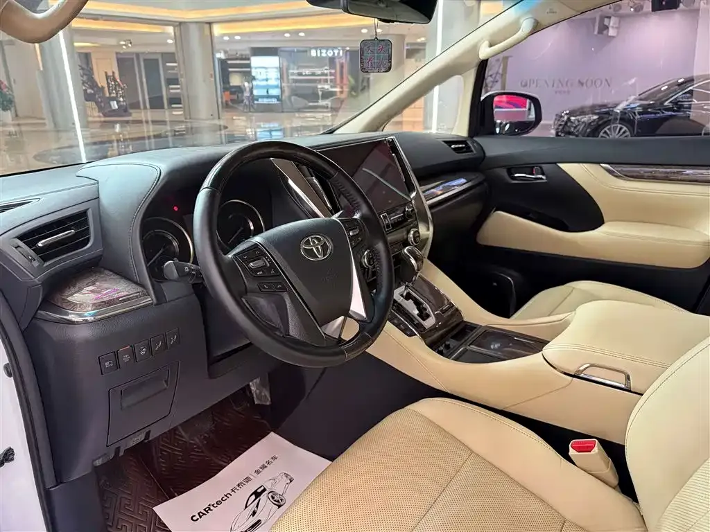 Toyota Vellfire — фото 8