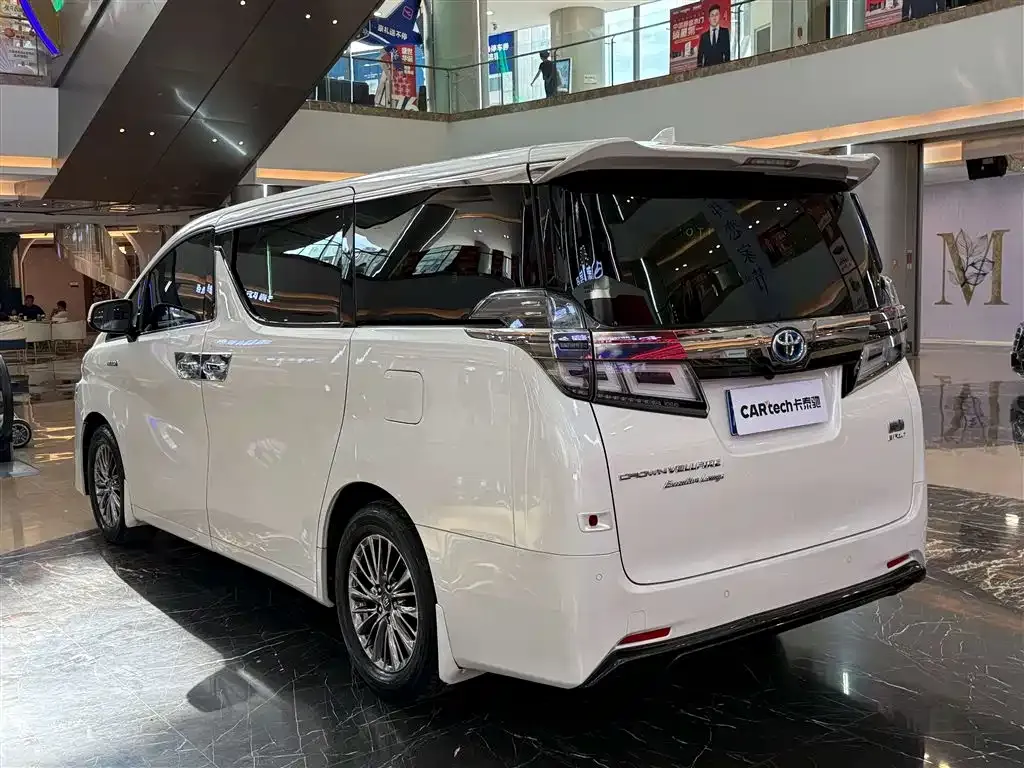 Toyota Vellfire — фото 7