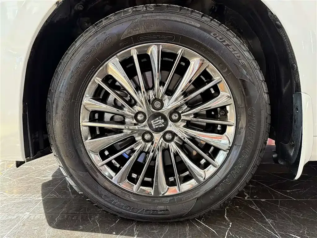 Toyota Vellfire — фото 10
