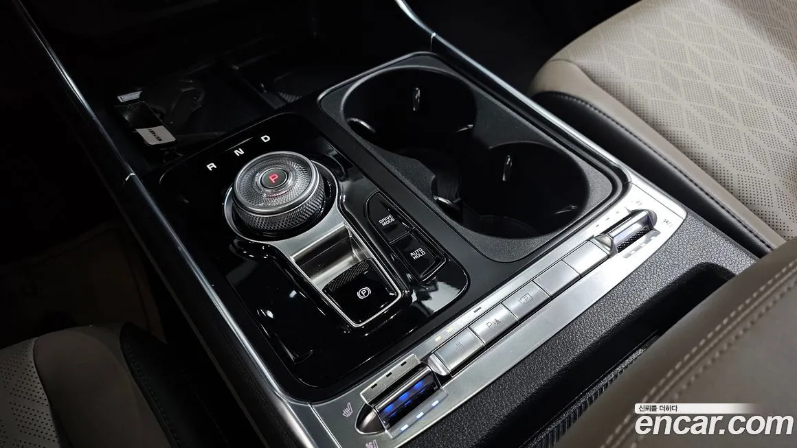 Kia Carnival — фото 10