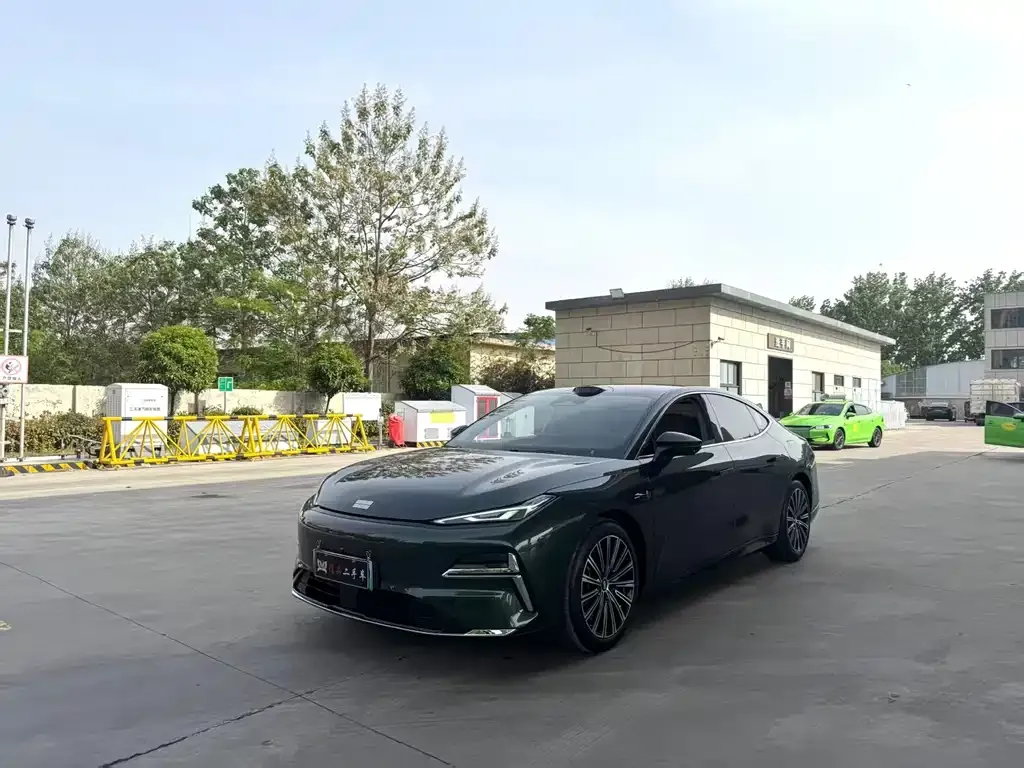 Geely Galaxy Xingyao 8