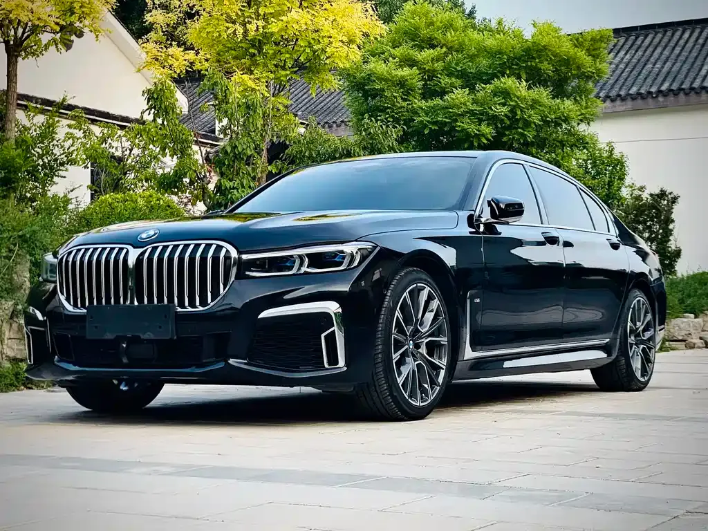 BMW 7 Series — фото 1