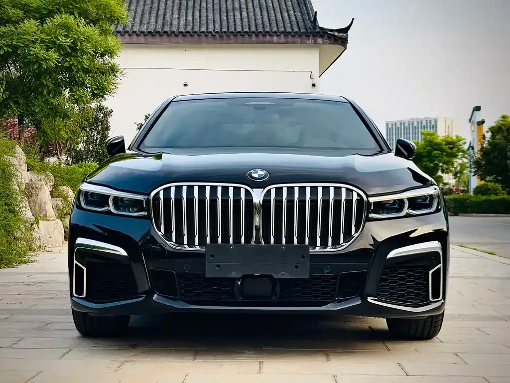 BMW 7 Series — фото 7