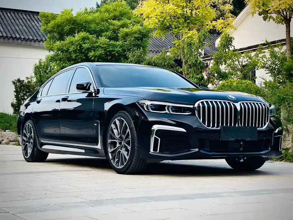 BMW 7 Series — фото 10