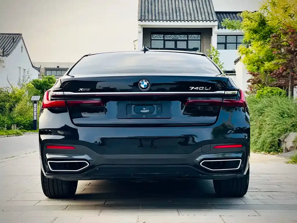 BMW 7 Series — фото 2