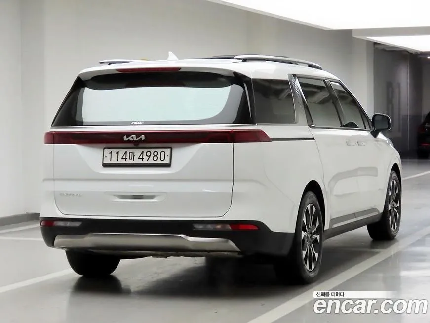Kia Carnival — фото 5