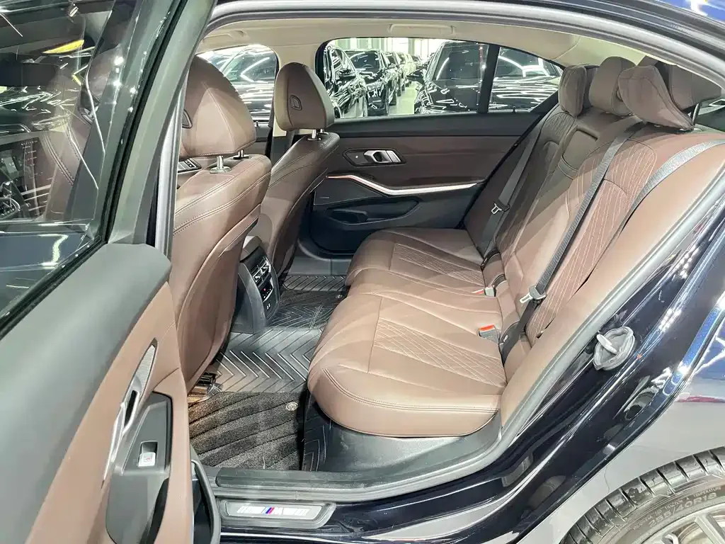BMW 3 Series 2024 из CN, фото 10