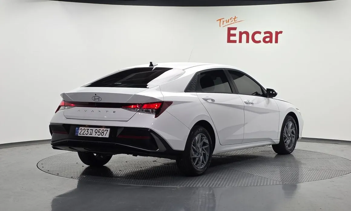 Hyundai AVANTE — фото 5