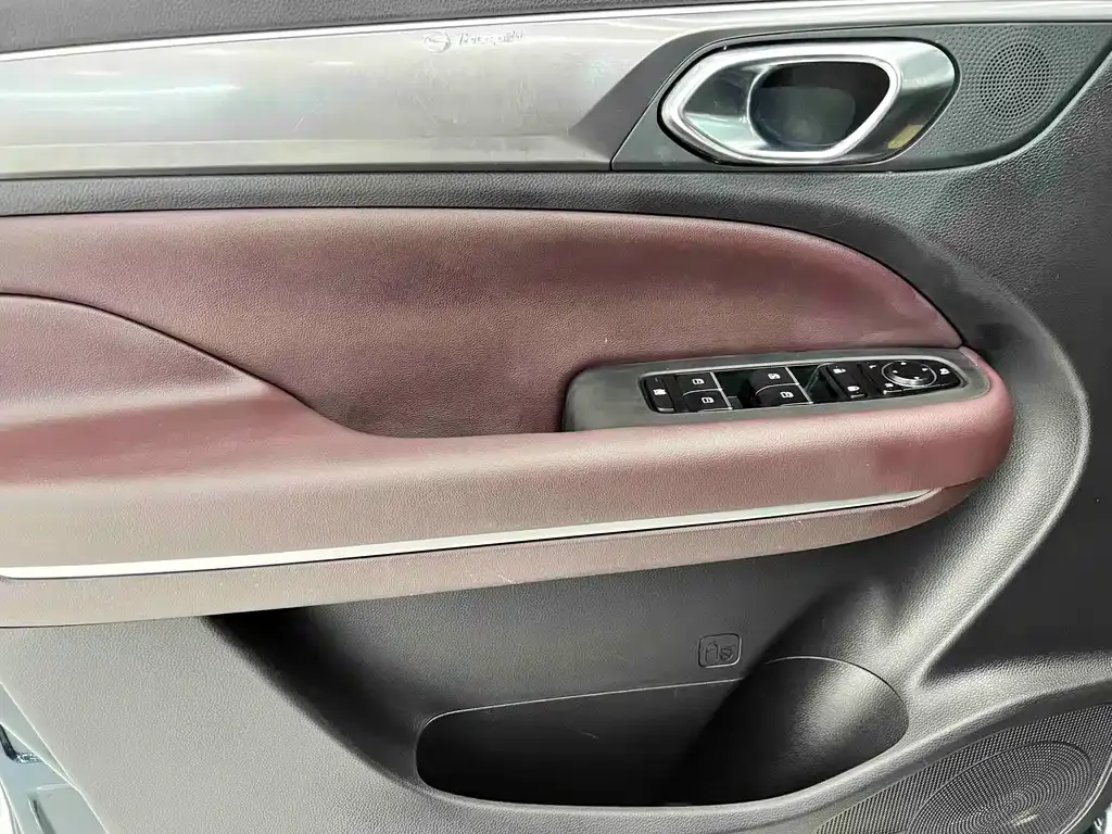 GAC Motor Trumpchi M6 — фото 9