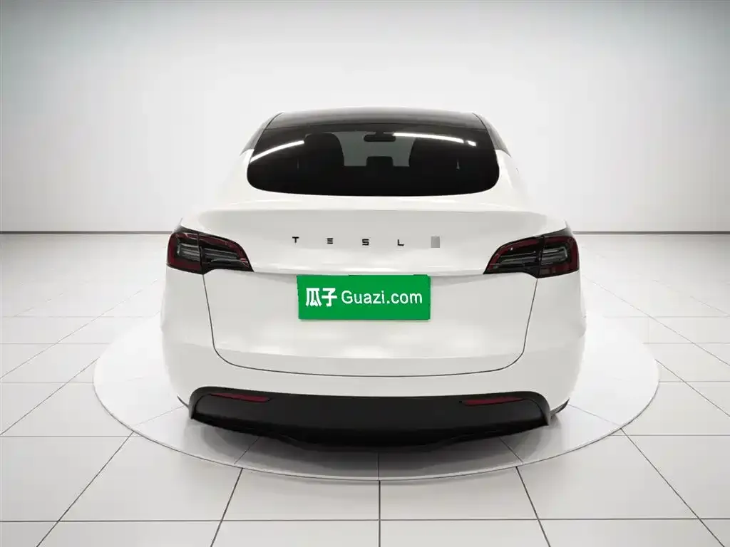 Tesla Model Y — фото 7