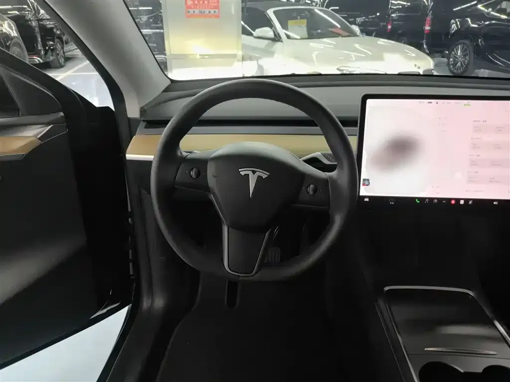 Tesla Model Y — фото 5