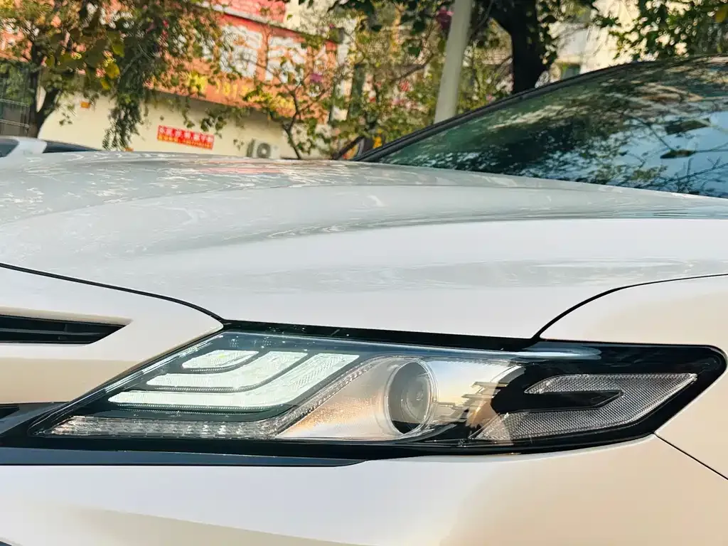 Toyota Camry — фото 4