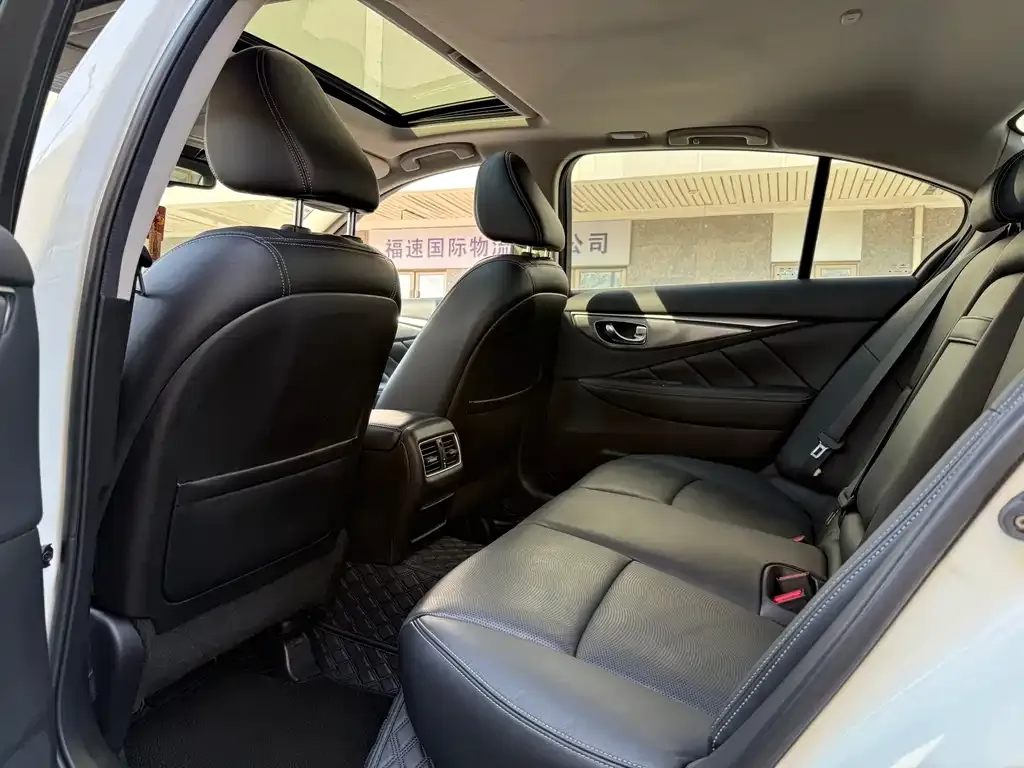 Infiniti Q50L 2021 из CN, фото 2