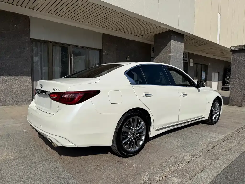 Infiniti Q50L 2021 из CN, фото 4