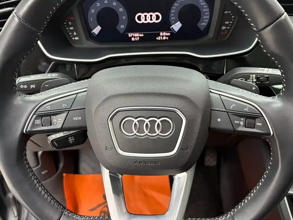 Audi Q3 — фото 10