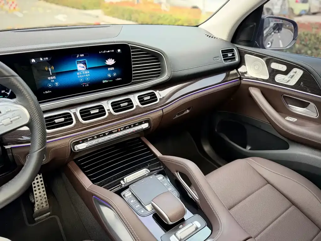 Mercedes-Benz GLS — фото 10