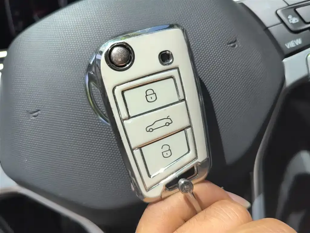 Volkswagen Tiguan L 2024 из CN, фото 3