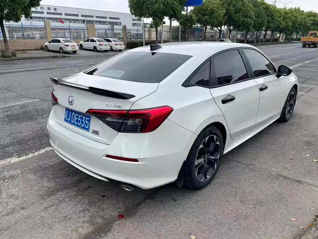 Honda Civic — фото 7
