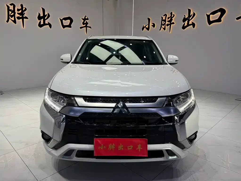 Mitsubishi Outlander — фото 2