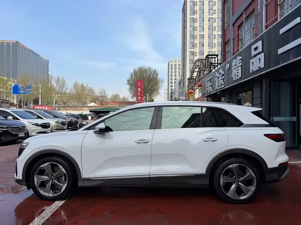 Audi Q5 e-tron 2024 из CN, фото 6