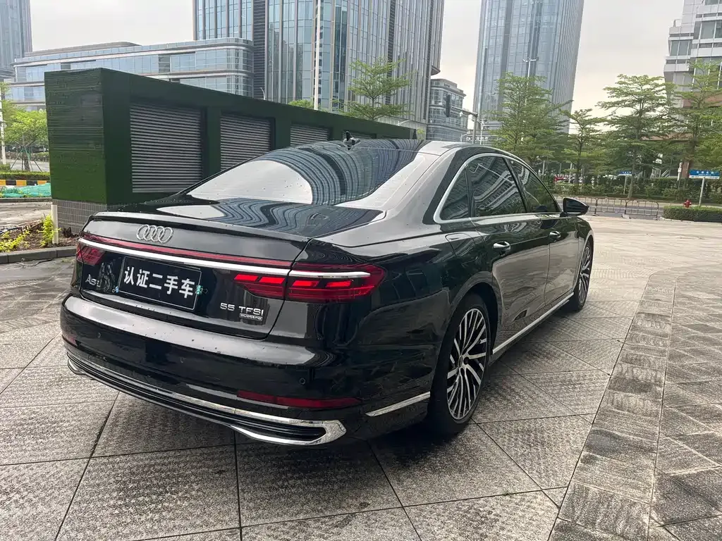 Audi A8 — фото 10