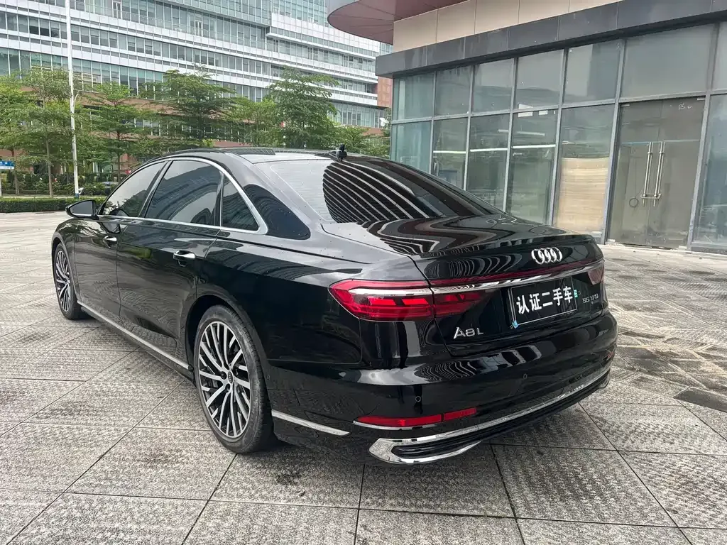 Audi A8 — фото 8