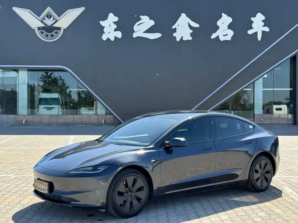 Tesla Model 3 — фото 1