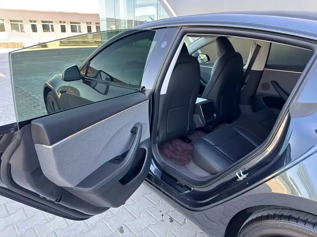 Tesla Model 3 — фото 6