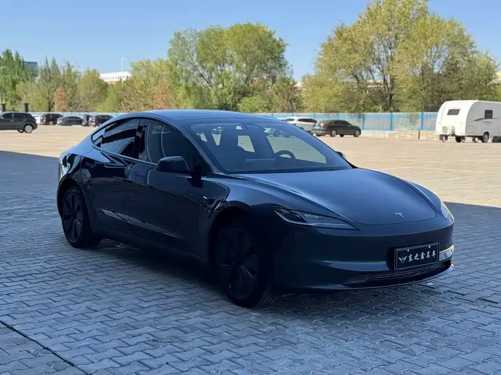 Tesla Model 3 — фото 9