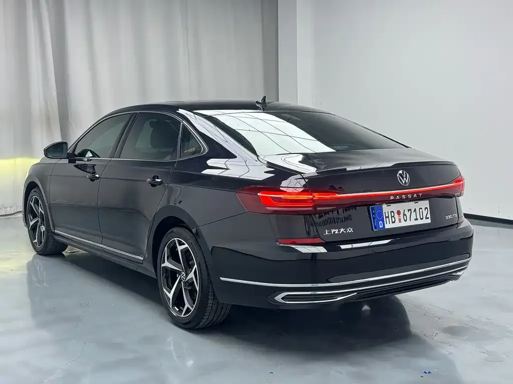Volkswagen Passat — фото 7