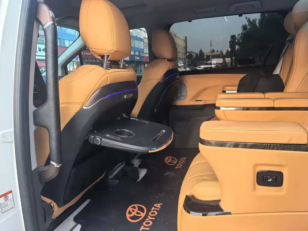 Toyota Granvia 2025 из CN, фото 9
