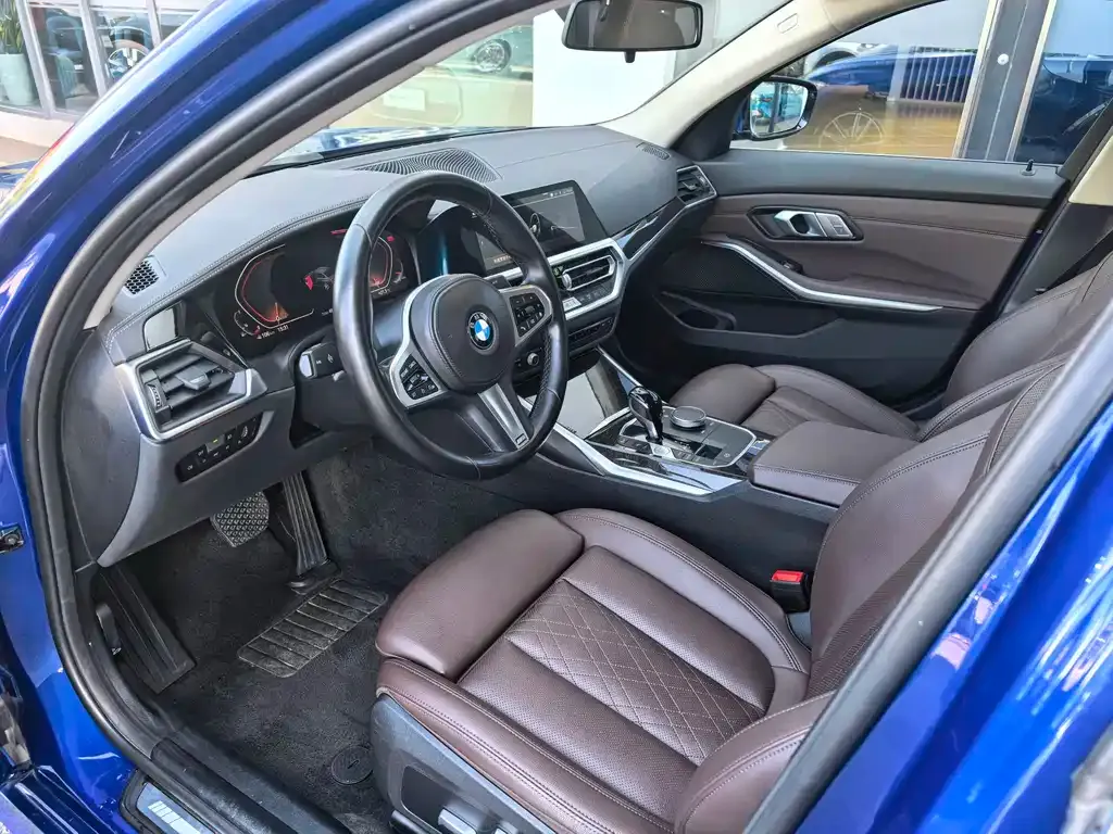 BMW 3 Series 2022 из CN, фото 2