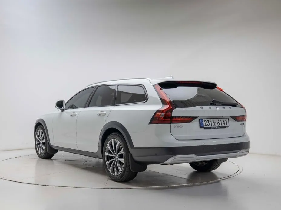 Volvo V90 2023 из KR, фото 5