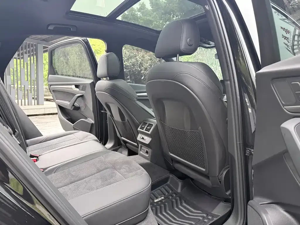 Audi Q5L Sportback — фото 9