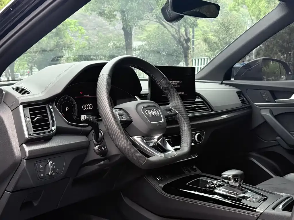 Audi Q5L Sportback — фото 2